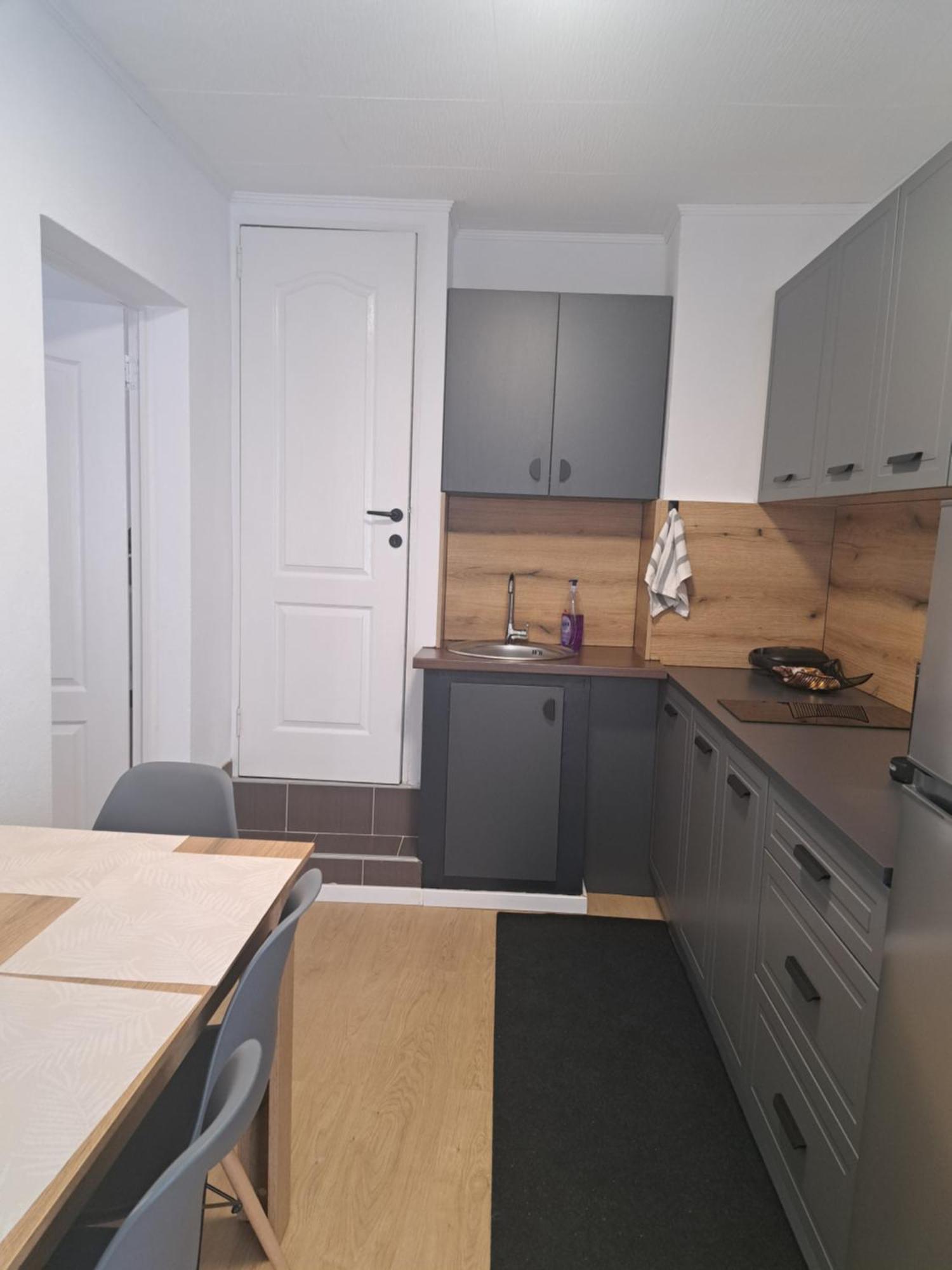 Studio With Free Parking In The Center - Deliamo 3 Sibiu Esterno foto