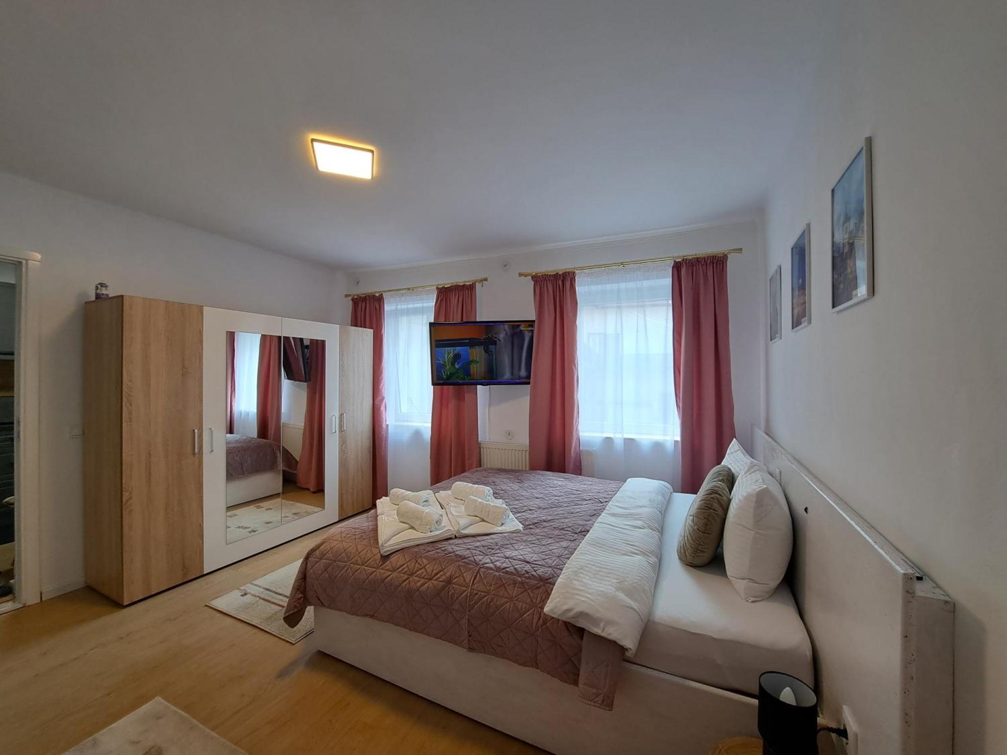 Studio With Free Parking In The Center - Deliamo 3 Sibiu Esterno foto
