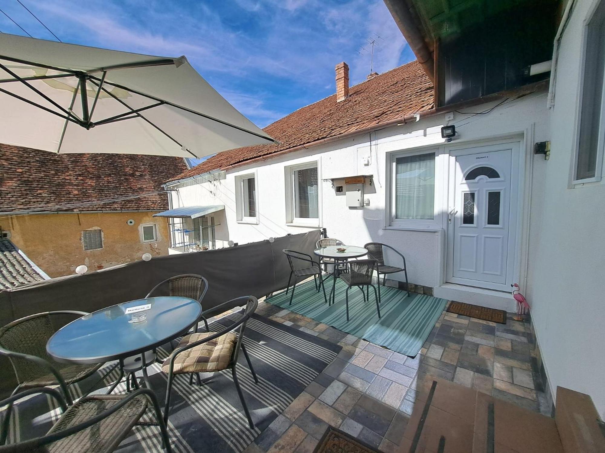 Studio With Free Parking In The Center - Deliamo 3 Sibiu Esterno foto